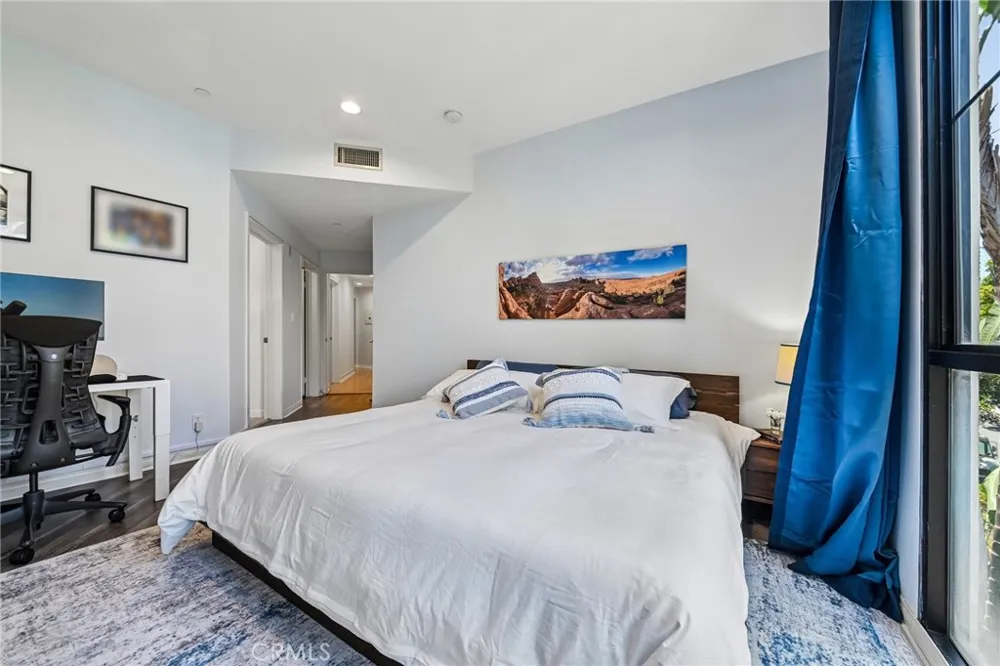 12000 Goshen Avenue #203 Los Angeles, CA 90049