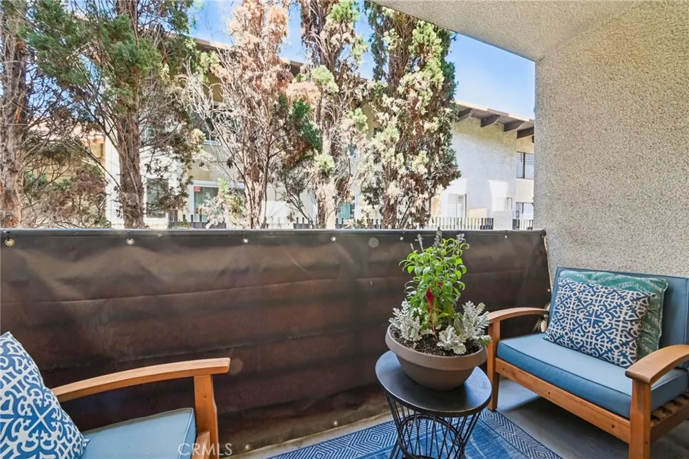 12000 Goshen Avenue #203 Los Angeles, CA 90049