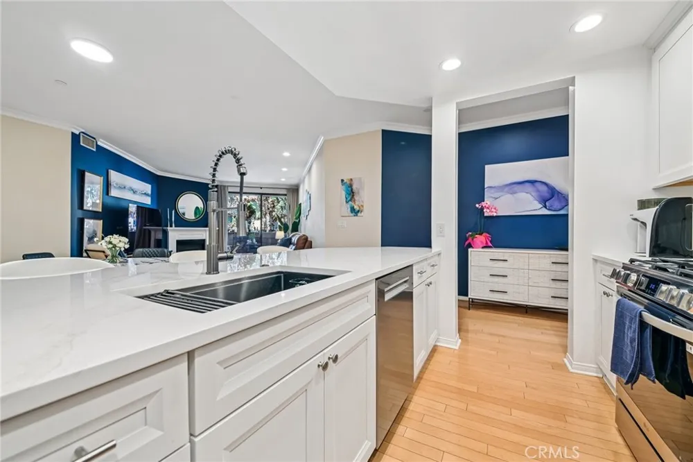 12000 Goshen Avenue #203 Los Angeles, CA 90049