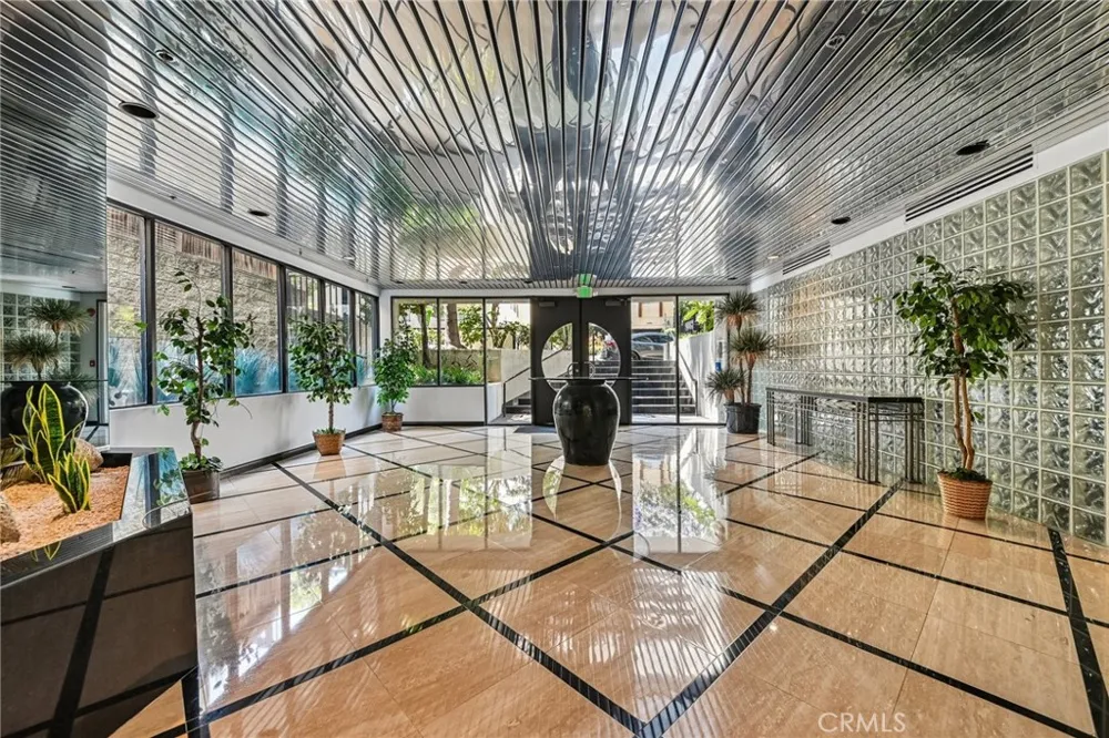 12000 Goshen Avenue #203 Los Angeles, CA 90049