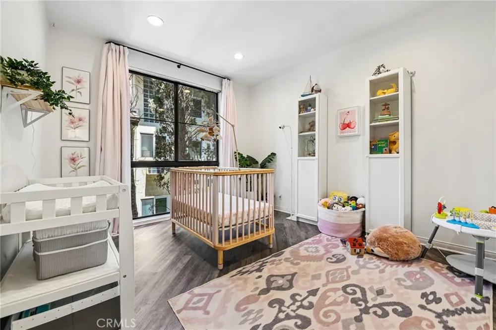 12000 Goshen Avenue #203 Los Angeles, CA 90049