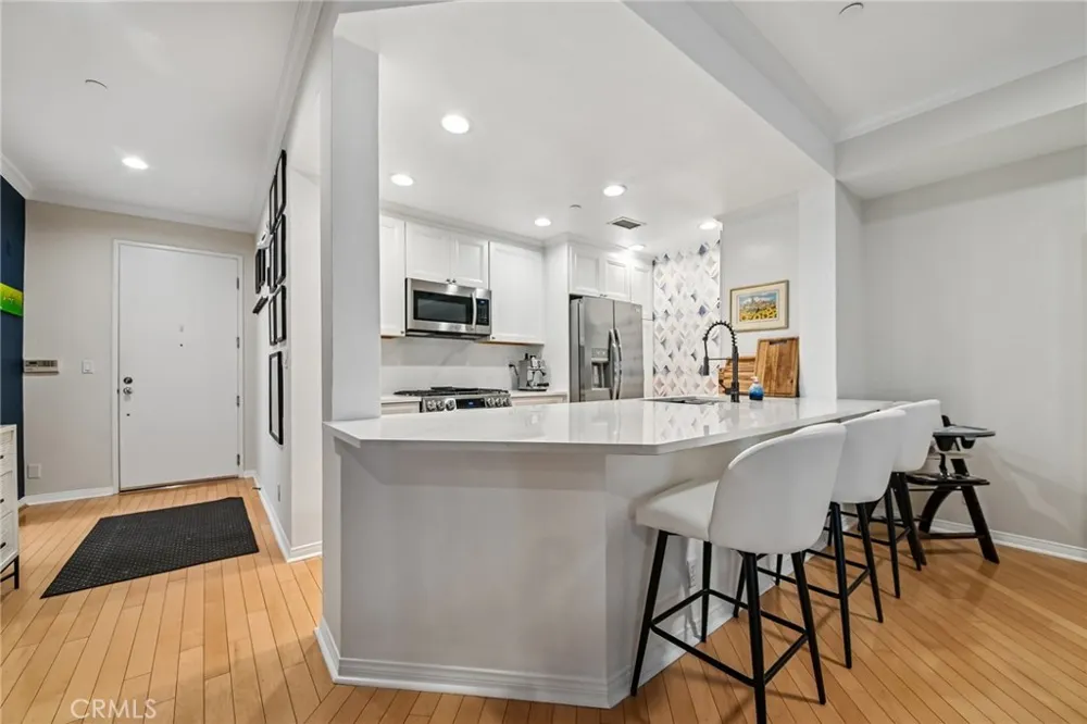 12000 Goshen Avenue #203 Los Angeles, CA 90049