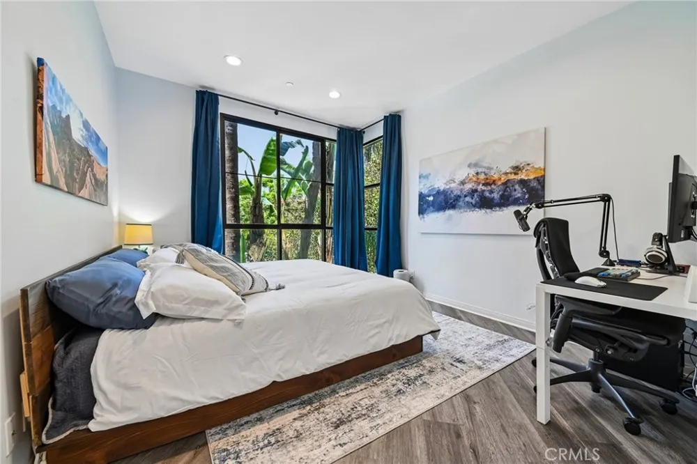 12000 Goshen Avenue #203 Los Angeles, CA 90049
