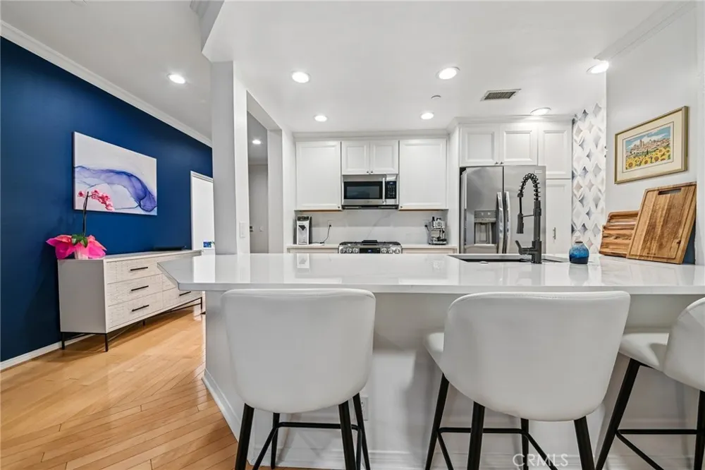 12000 Goshen Avenue #203 Los Angeles, CA 90049