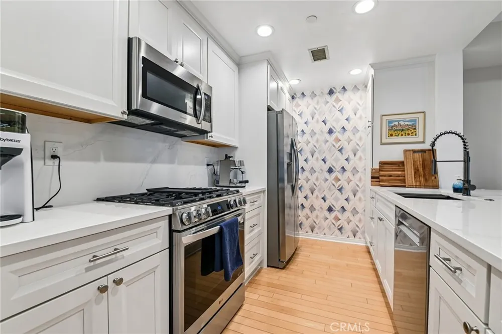 12000 Goshen Avenue #203 Los Angeles, CA 90049