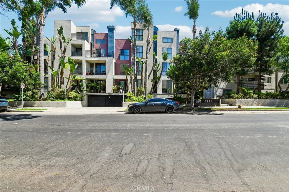 12000 Goshen Avenue #203 Los Angeles, CA 90049