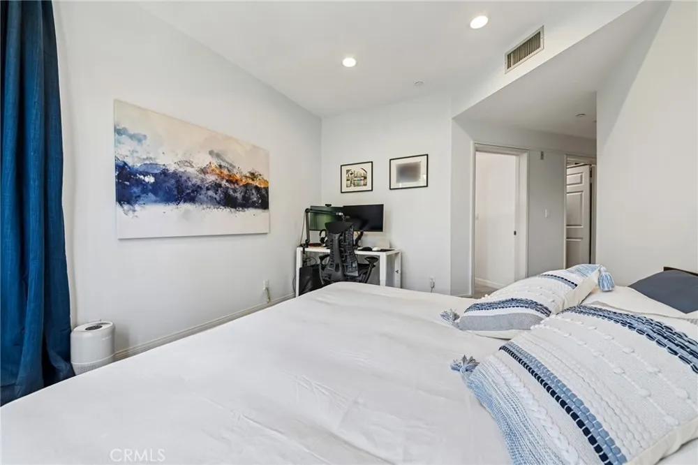 12000 Goshen Avenue #203 Los Angeles, CA 90049