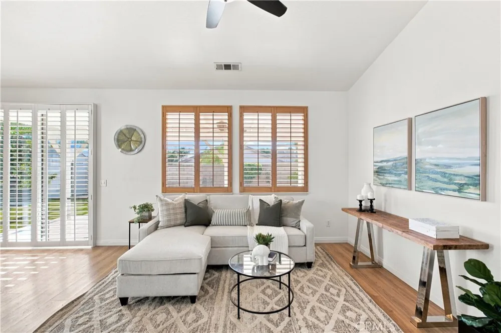7676 Vista Alegre Highland, CA 92346