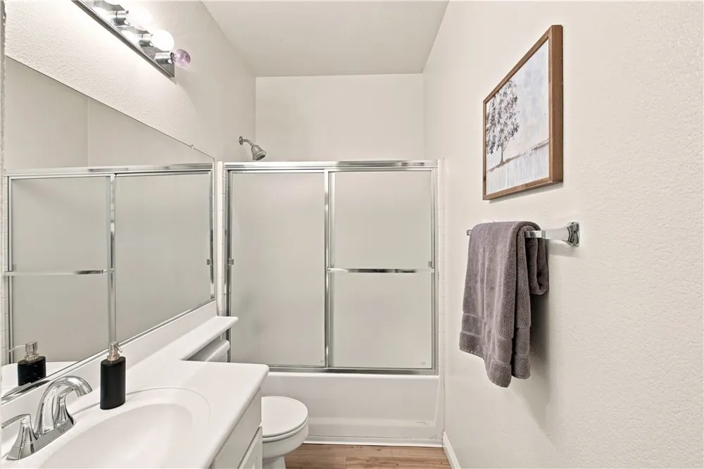 7676 Vista Alegre Highland, CA 92346