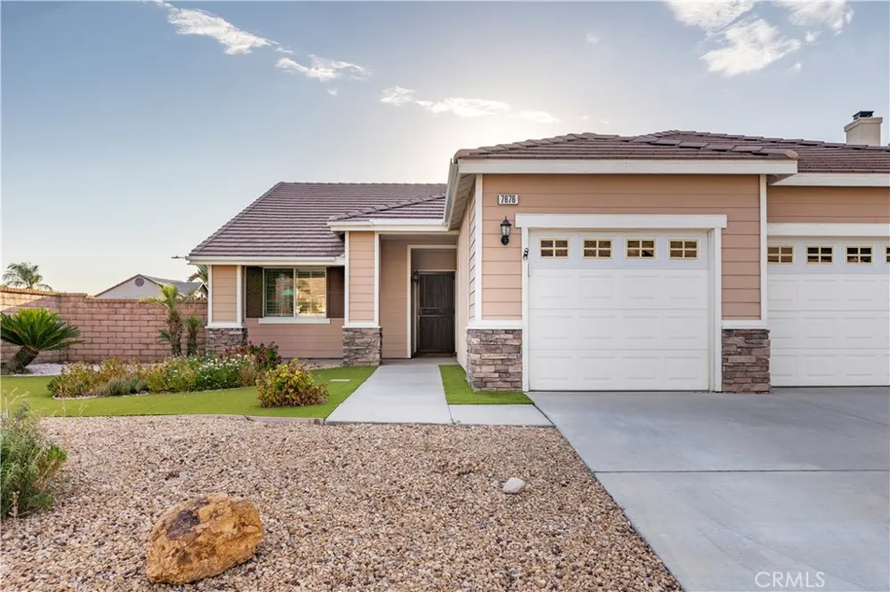 7676 Vista Alegre Highland, CA 92346