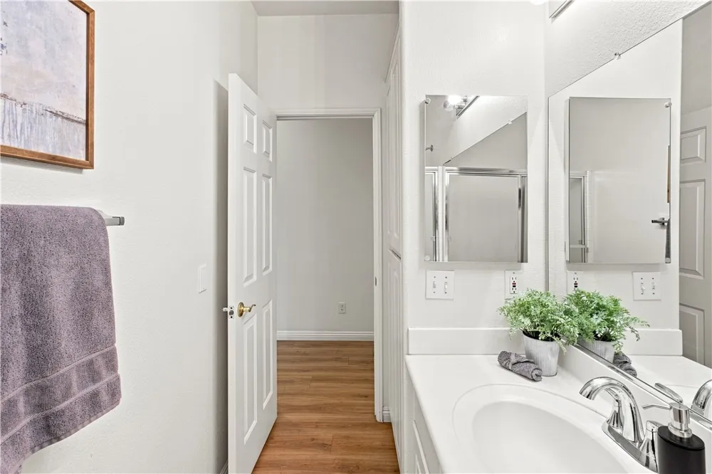 7676 Vista Alegre Highland, CA 92346