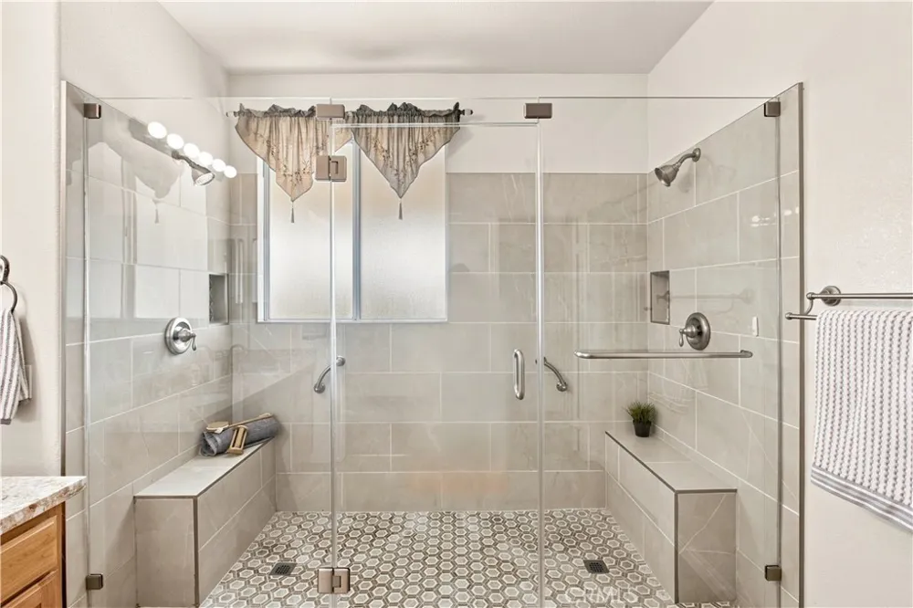 7676 Vista Alegre Highland, CA 92346