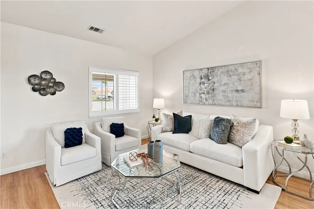 7676 Vista Alegre Highland, CA 92346