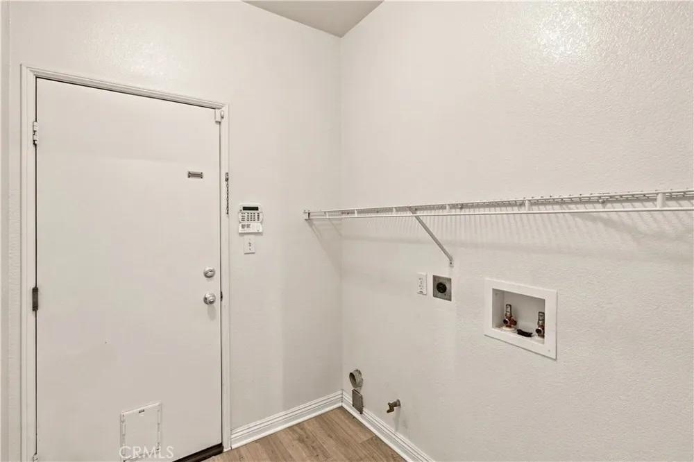 7676 Vista Alegre Highland, CA 92346