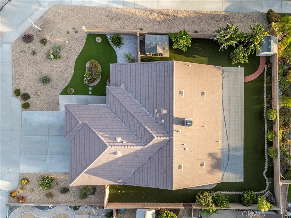 7676 Vista Alegre Highland, CA 92346