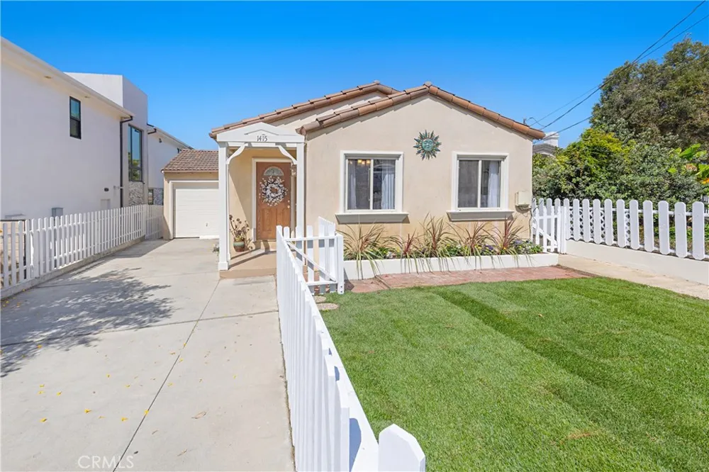 1415 Corona Street Hermosa Beach, CA 90254