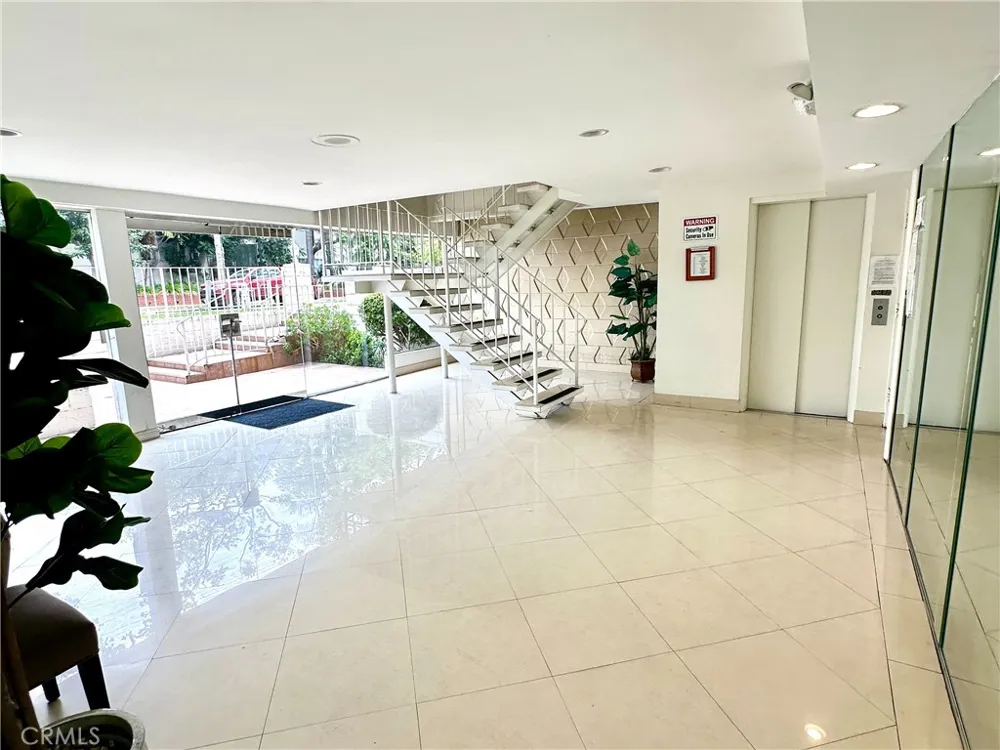 423 S Rexford Beverly Hills, CA 90212
