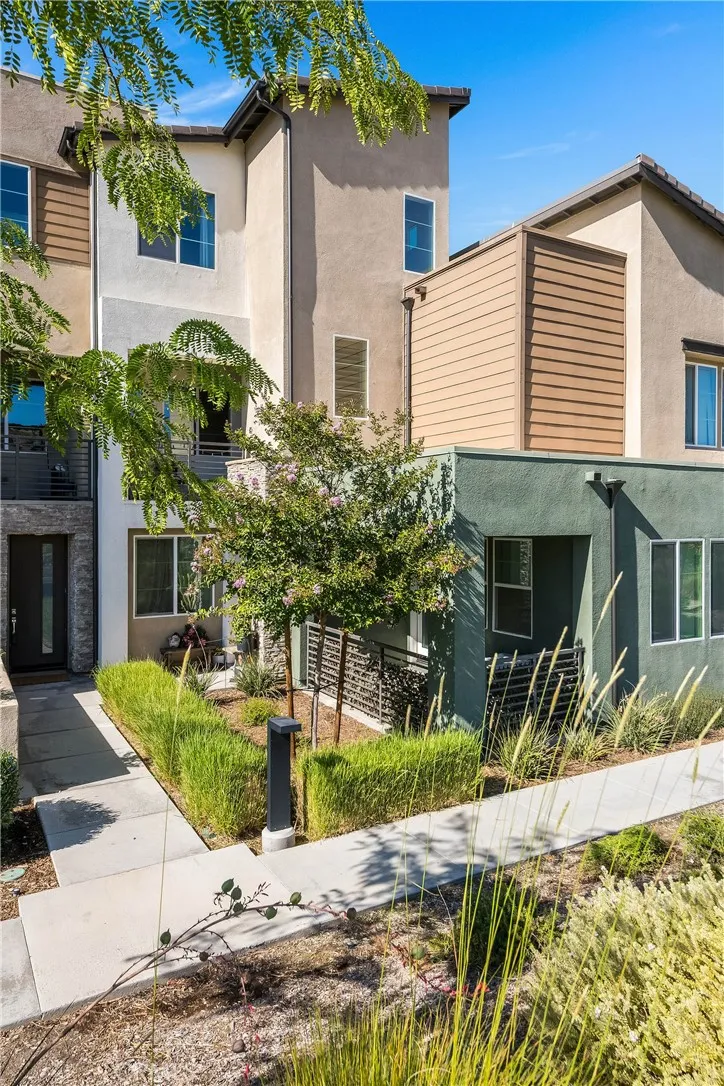 27036 Painted Sky Valencia, CA 91381