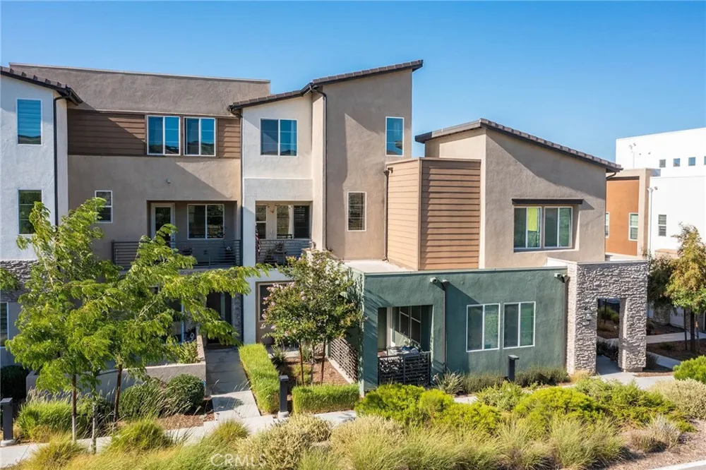 27036 Painted Sky Valencia, CA 91381
