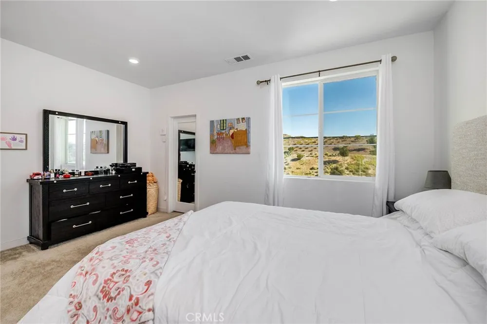 27036 Painted Sky Valencia, CA 91381