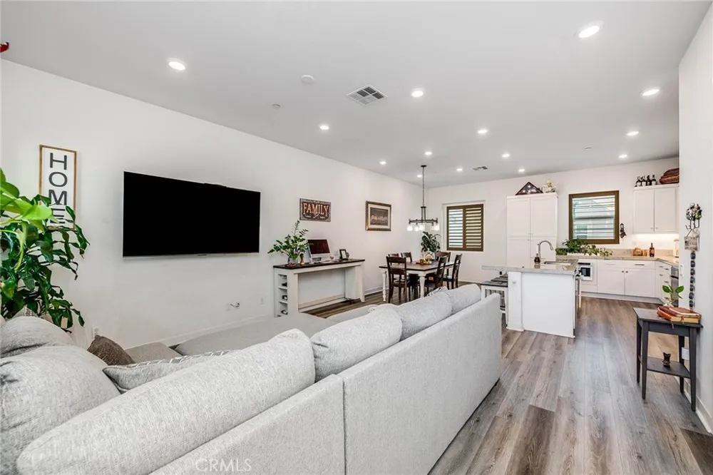 27036 Painted Sky Valencia, CA 91381