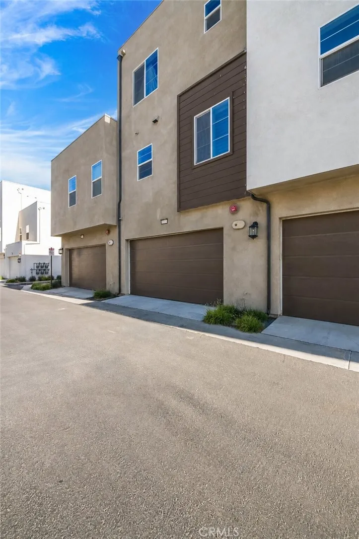 27036 Painted Sky Valencia, CA 91381