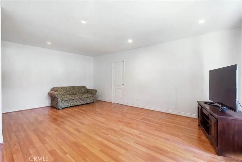 302 S Miraleste #11 San Pedro, CA 90732