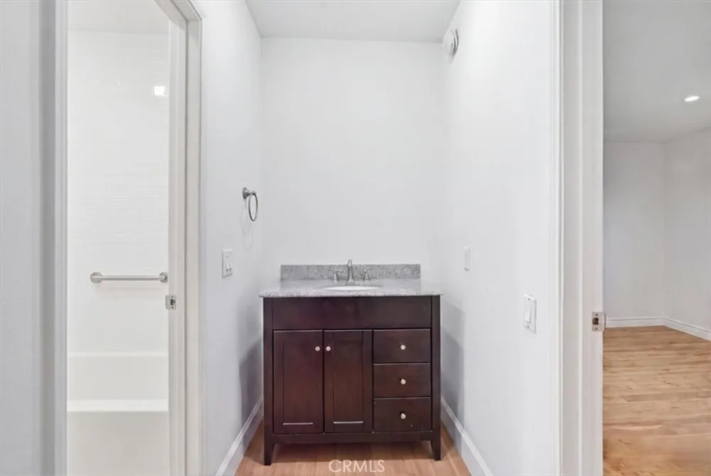 302 S Miraleste #11 San Pedro, CA 90732