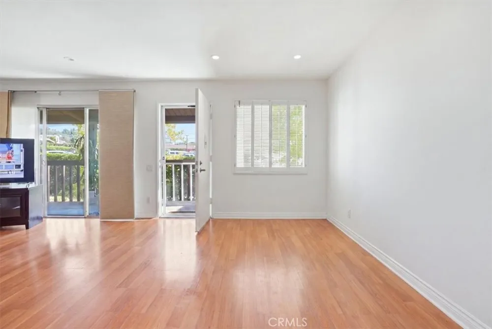 302 S Miraleste #11 San Pedro, CA 90732