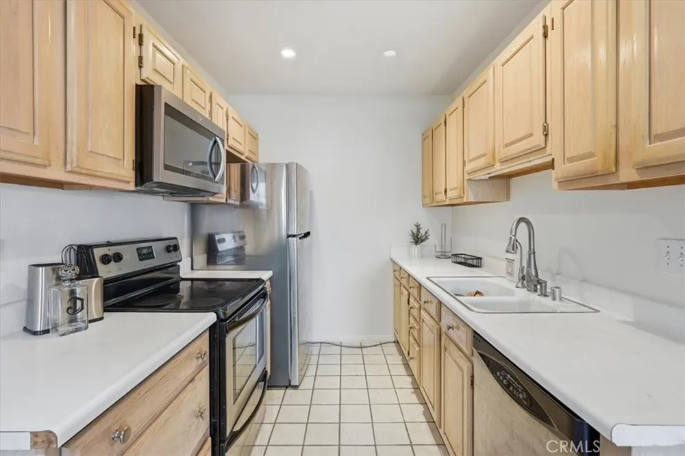 302 S Miraleste #11 San Pedro, CA 90732
