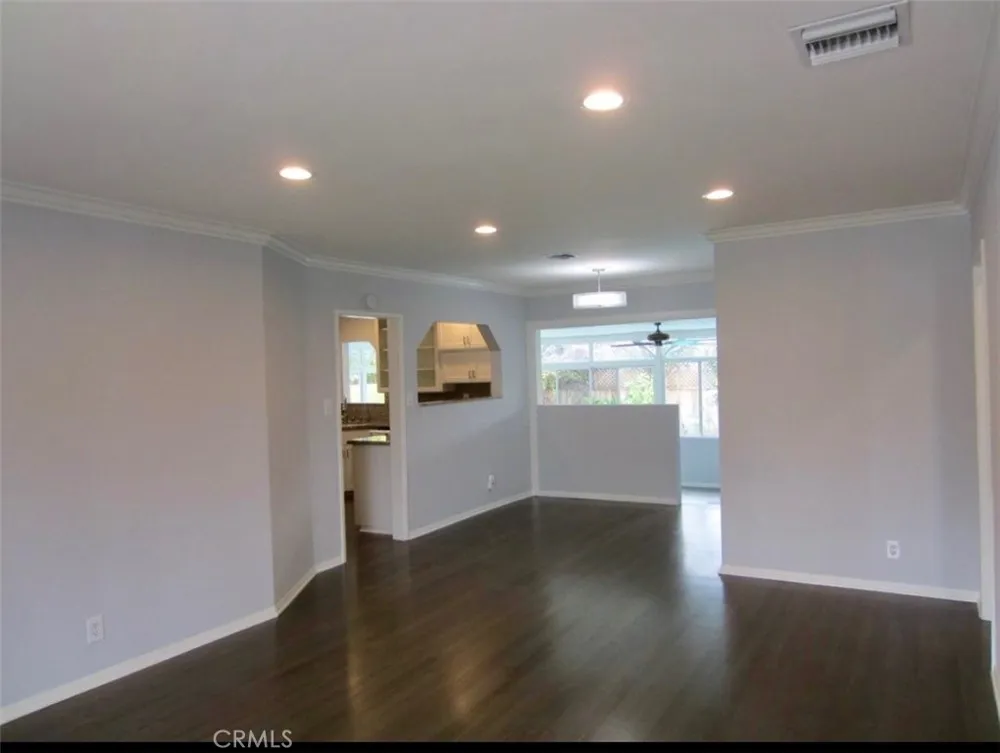 6372 Zelzah Encino, CA 91316