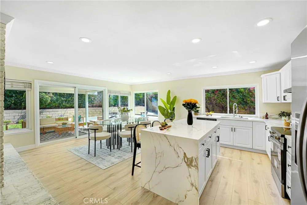 2395 Century Simi Valley, CA 93063