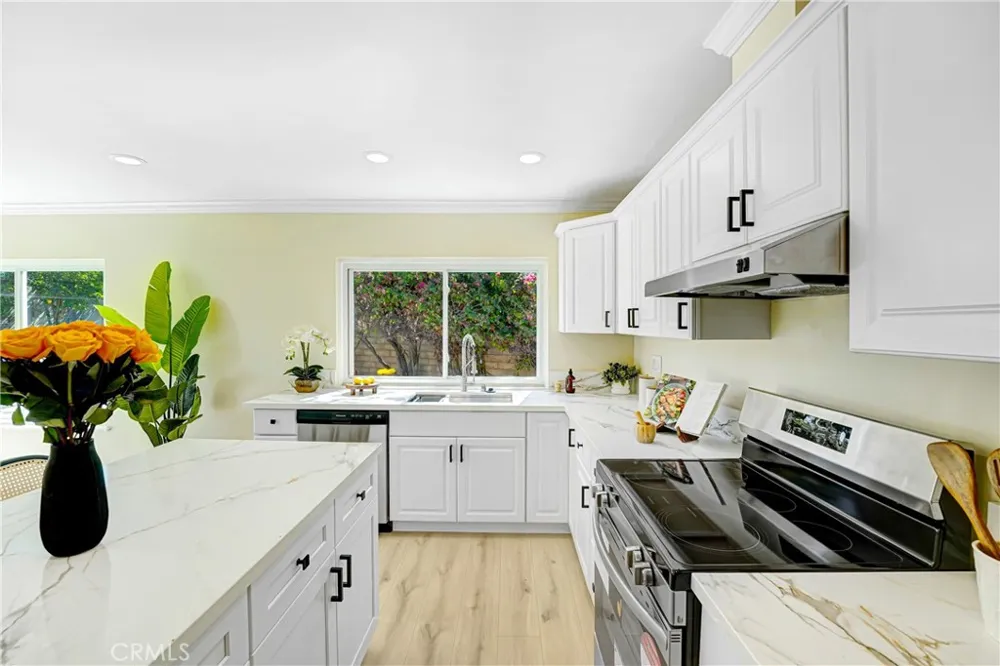 2395 Century Simi Valley, CA 93063