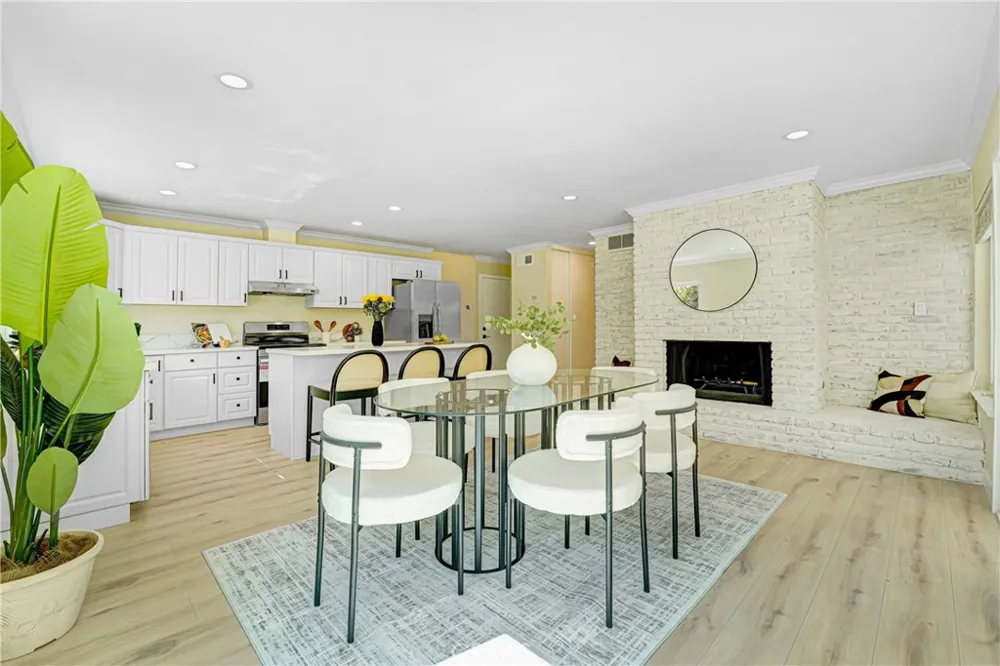 2395 Century Simi Valley, CA 93063