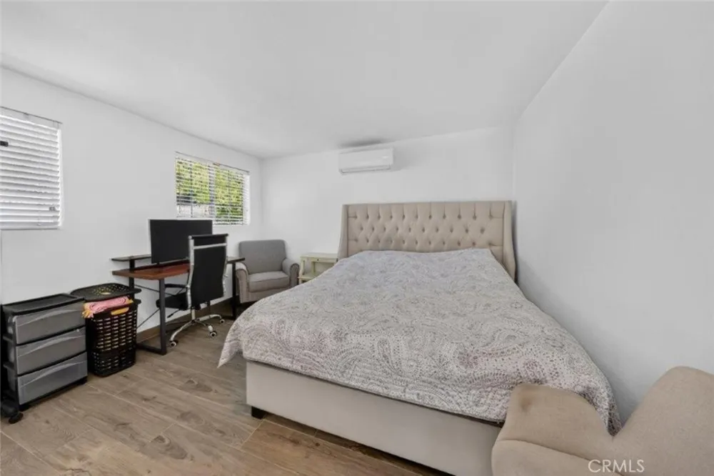4930 Biloxi Toluca Lake, CA 91601