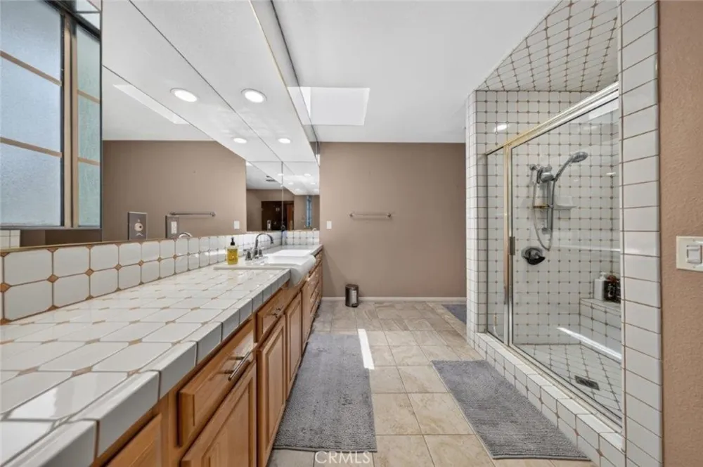 4930 Biloxi Toluca Lake, CA 91601
