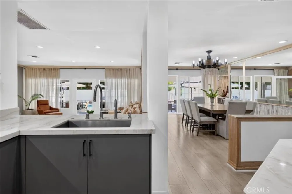 4930 Biloxi Toluca Lake, CA 91601