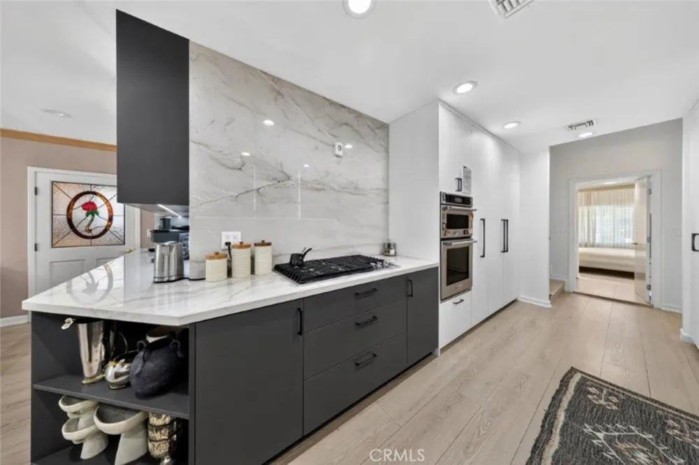 4930 Biloxi Toluca Lake, CA 91601