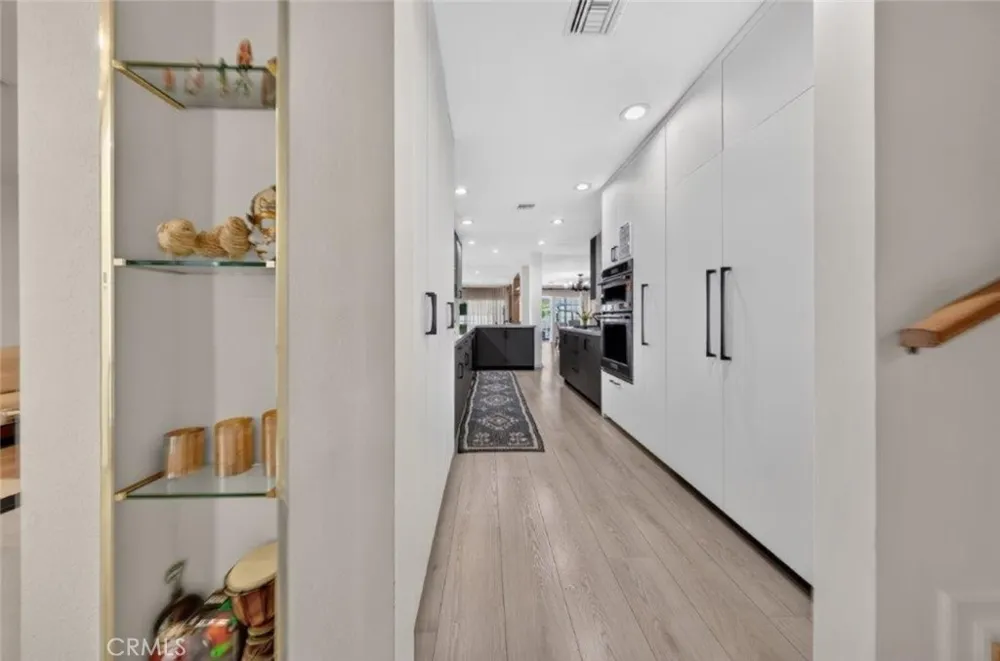 4930 Biloxi Toluca Lake, CA 91601
