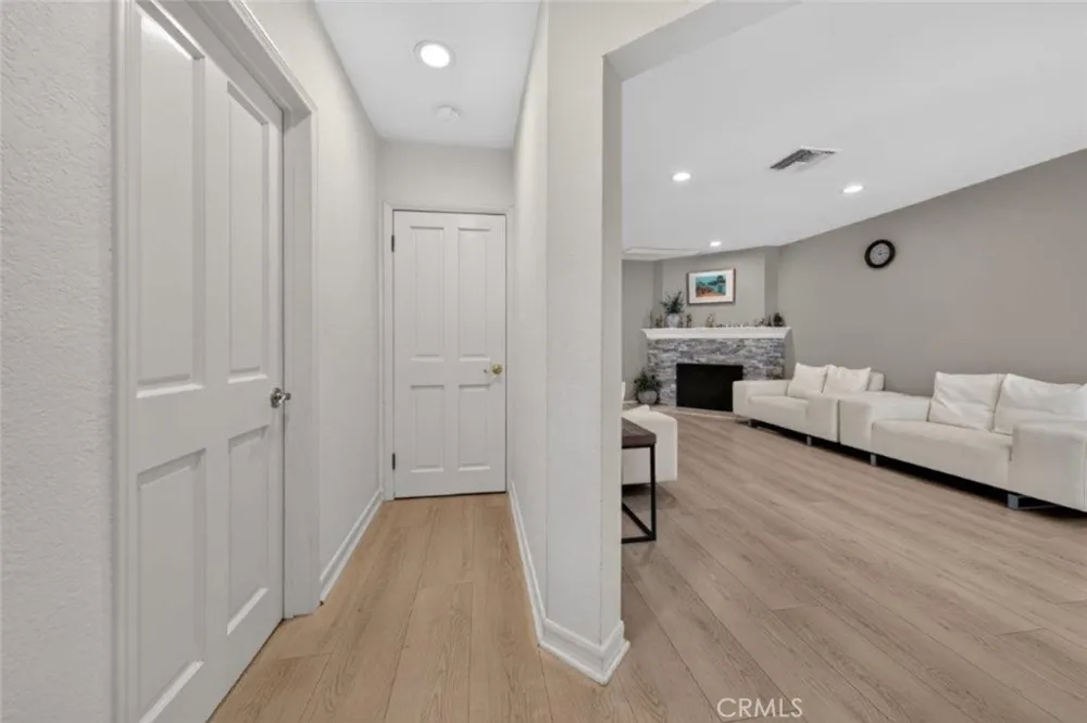 4930 Biloxi Toluca Lake, CA 91601