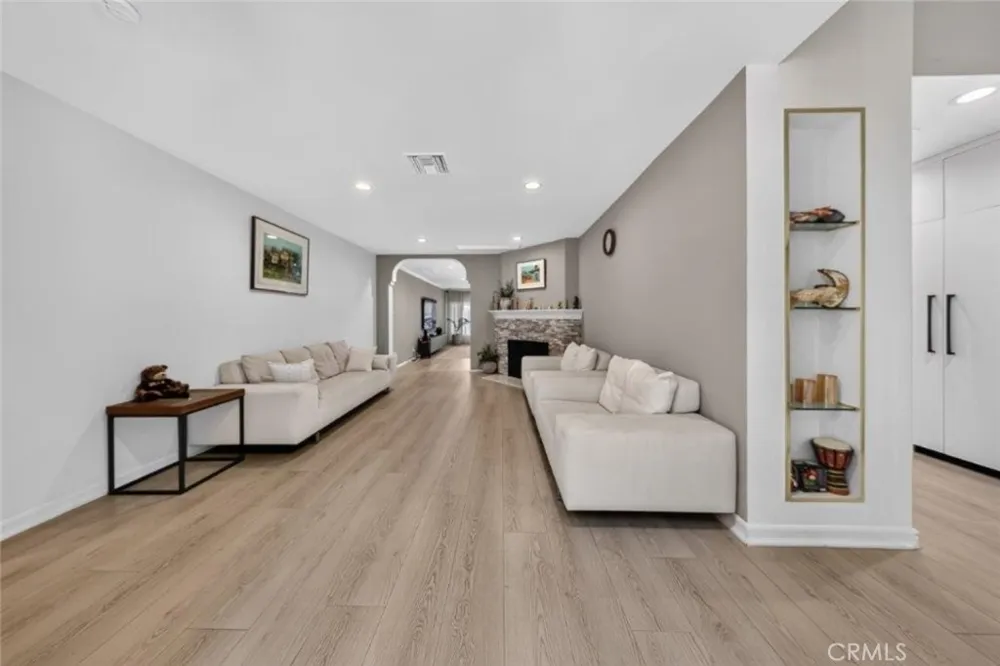 4930 Biloxi Toluca Lake, CA 91601