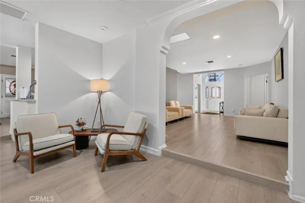 4930 Biloxi Toluca Lake, CA 91601