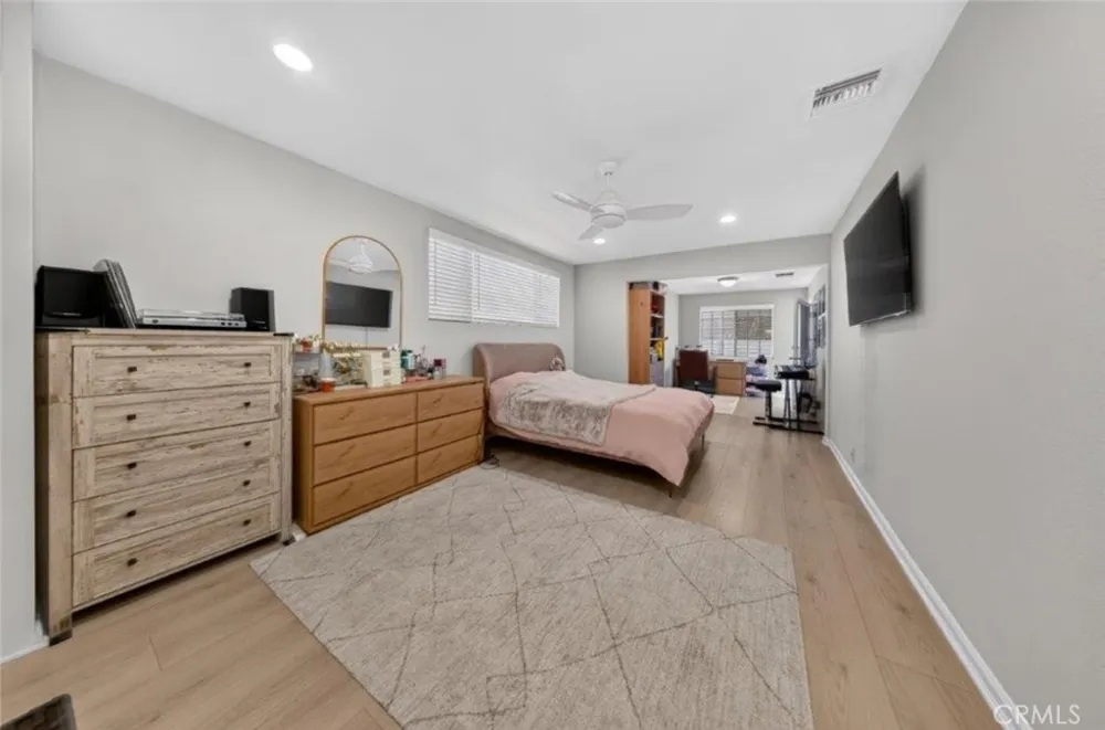 4930 Biloxi Toluca Lake, CA 91601