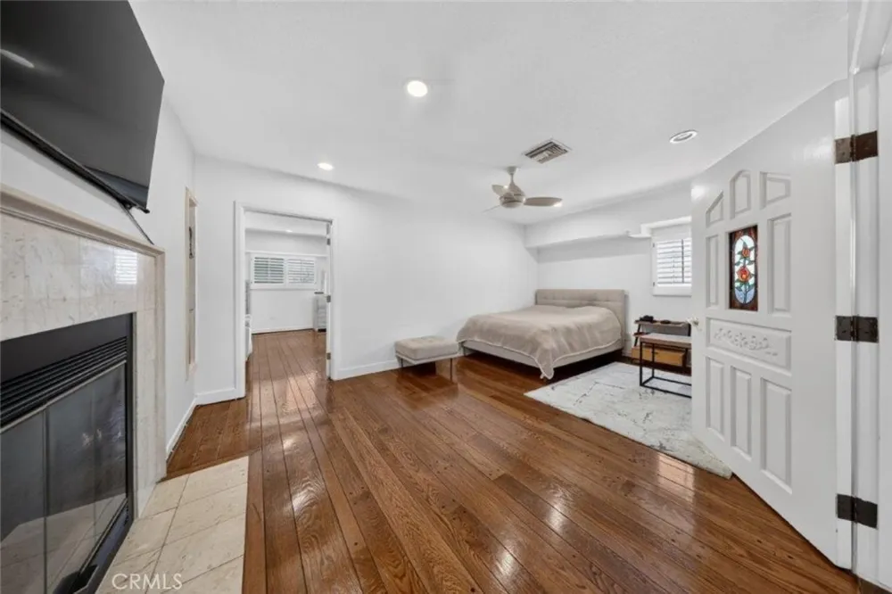 4930 Biloxi Toluca Lake, CA 91601