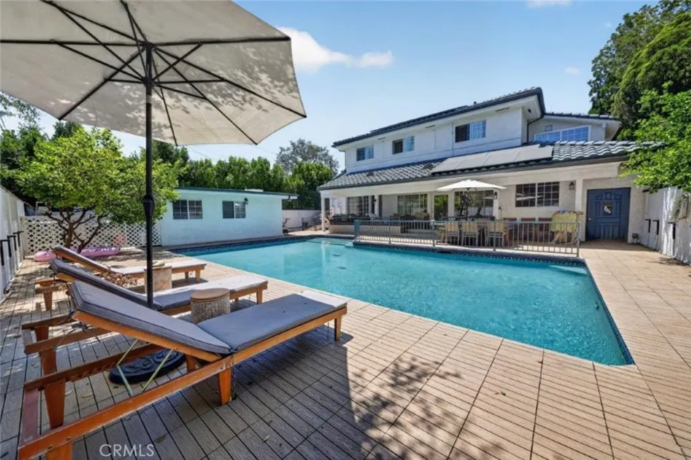 4930 Biloxi Toluca Lake, CA 91601