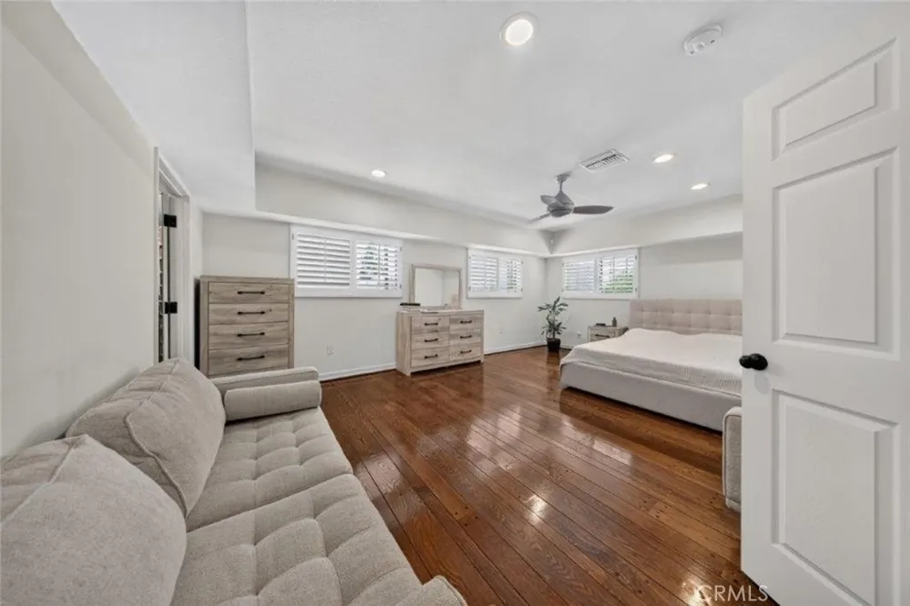 4930 Biloxi Toluca Lake, CA 91601