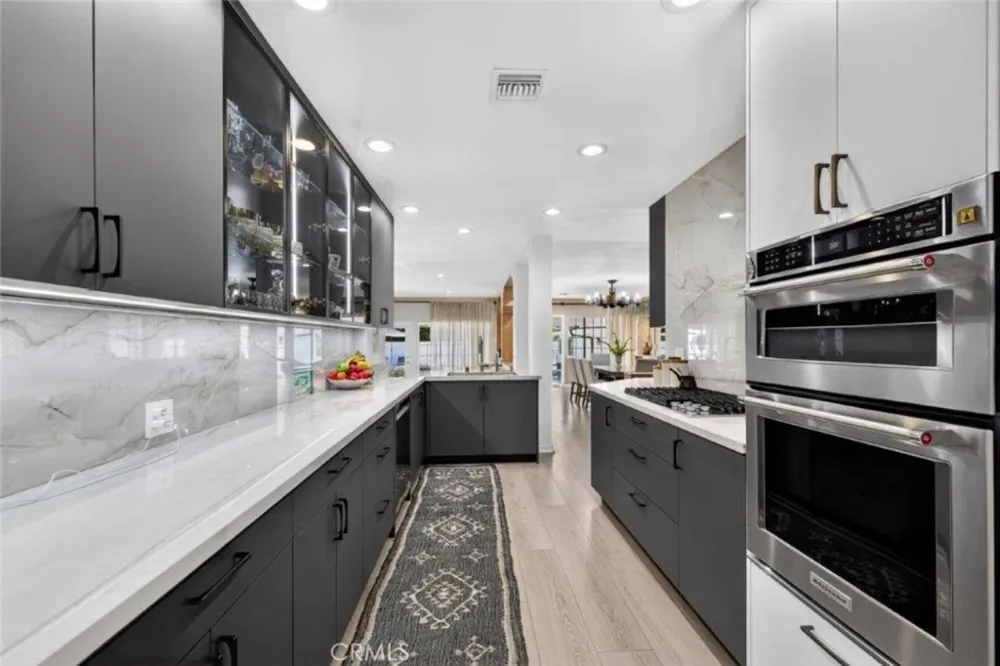 4930 Biloxi Toluca Lake, CA 91601