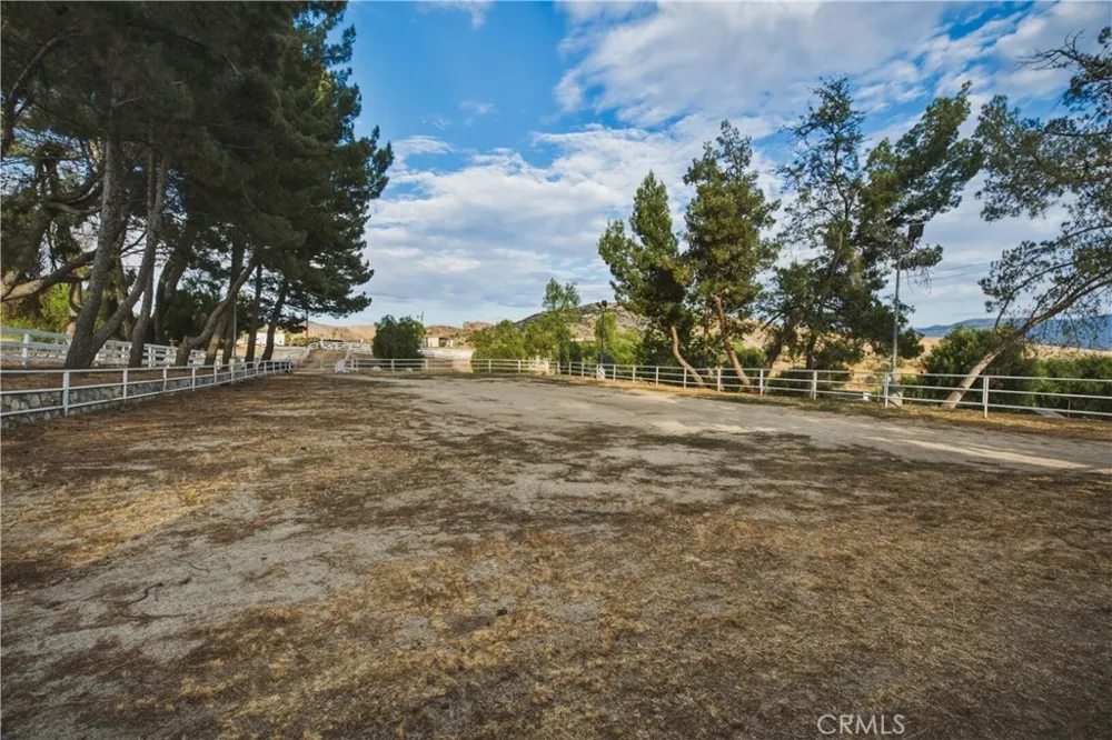 32455 Agua Dulce Canyon Road Agua Dulce, CA 91390