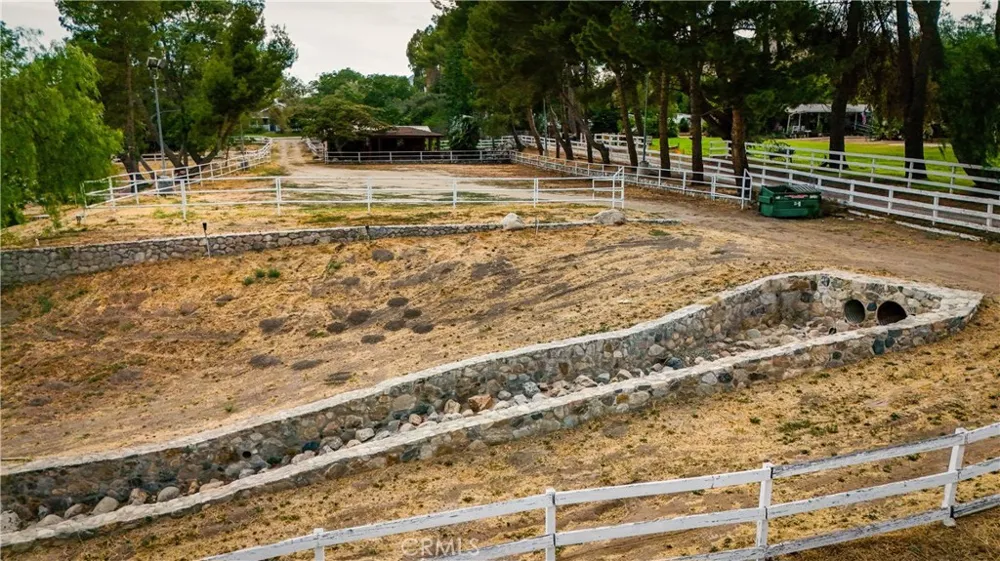 32455 Agua Dulce Canyon Road Agua Dulce, CA 91390