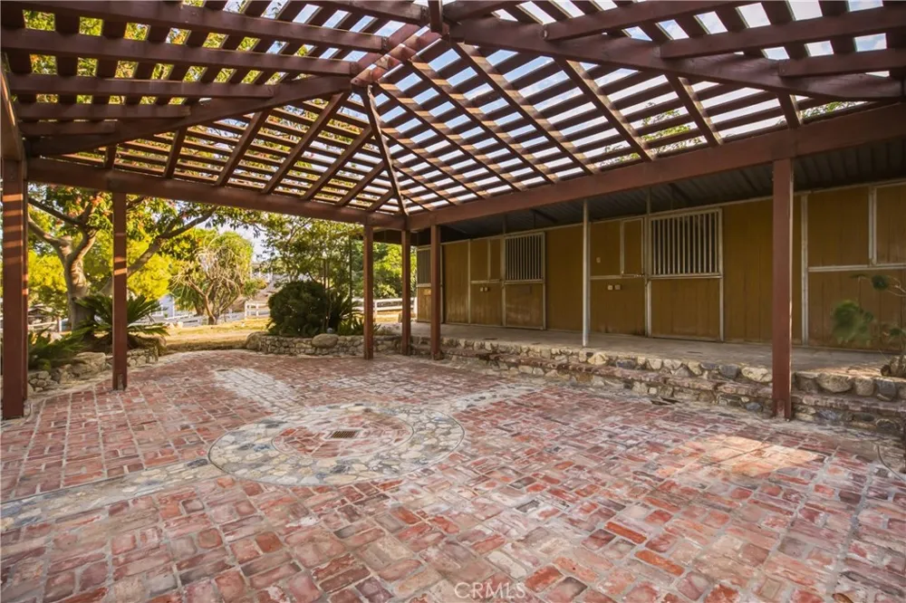 32455 Agua Dulce Canyon Road Agua Dulce, CA 91390